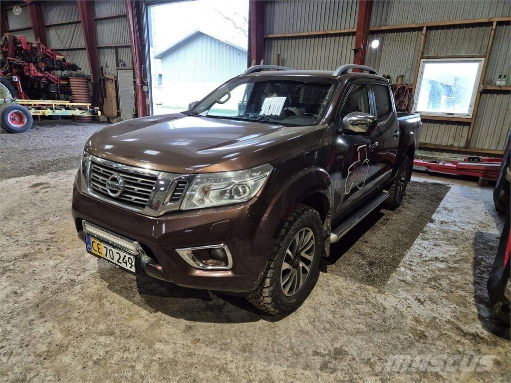 Nissan  Samochody osobowe