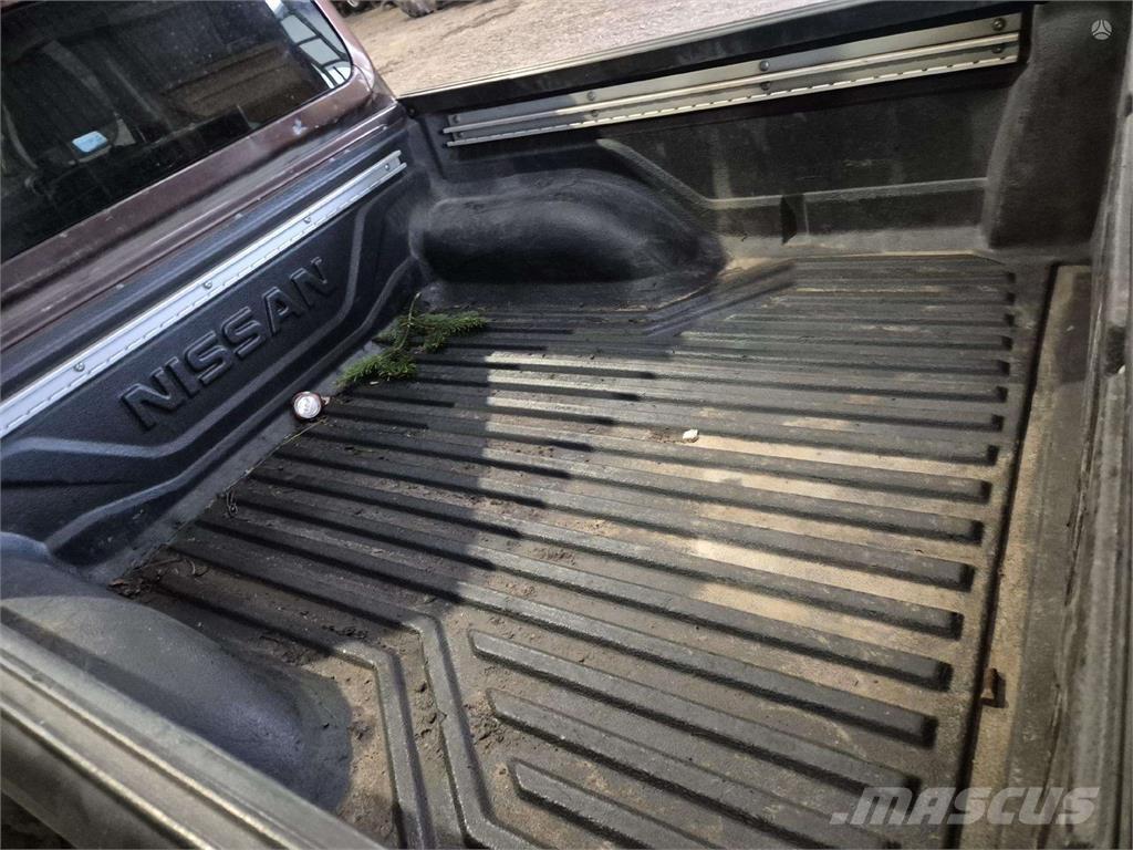 Nissan  Samochody osobowe