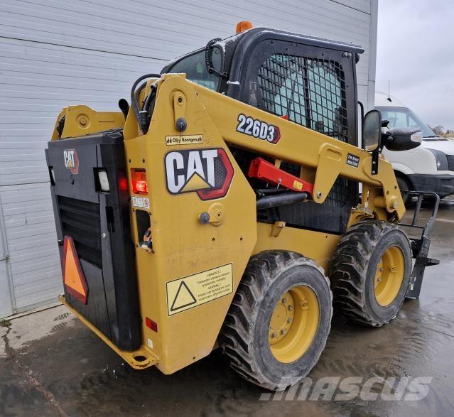CAT 226D3 Ładowarki burtowe