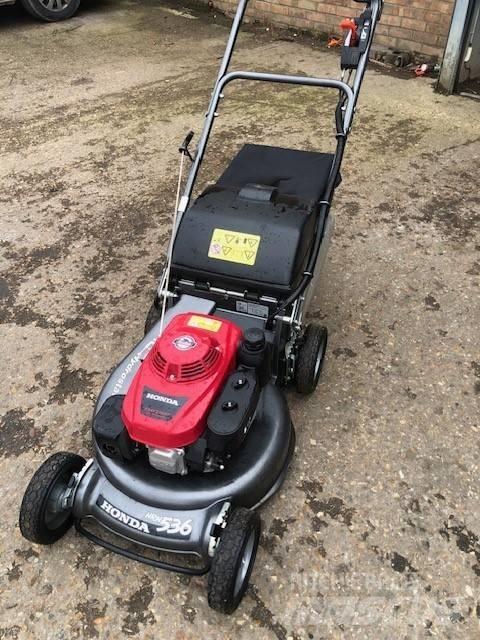 Honda HRH536HX Kosiarki mechaniczne z operatorem za maszyną
