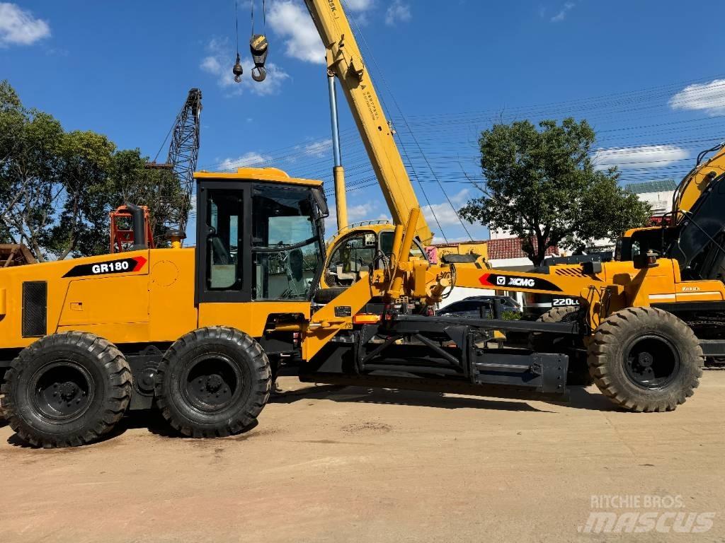 XCMG GR 180 Równiarki