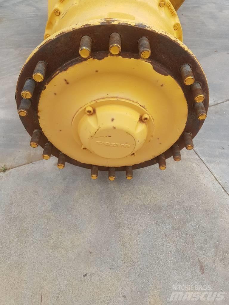 Volvo L110E Mosty, wały i osie