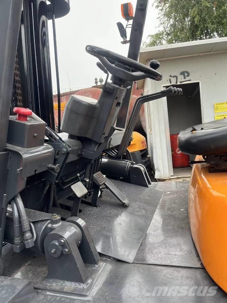 TCM FD 100 Wózki Diesla