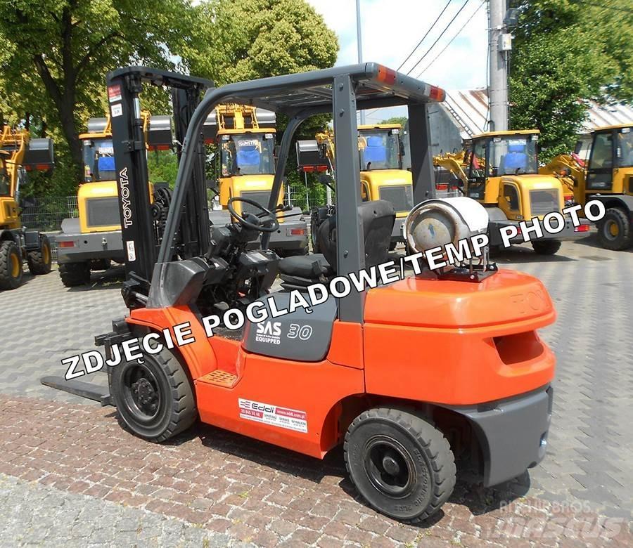 Toyota 02-7FGF30 Wózki LPG