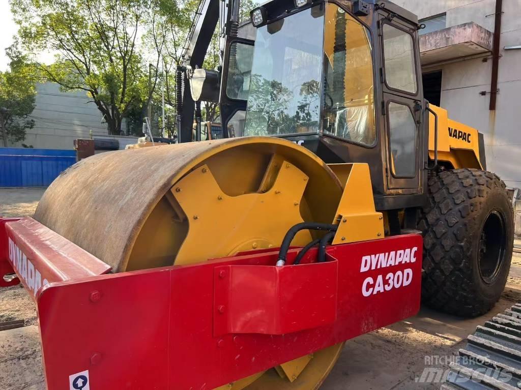 Dynapac CA 30 D Walce jednobębnowe