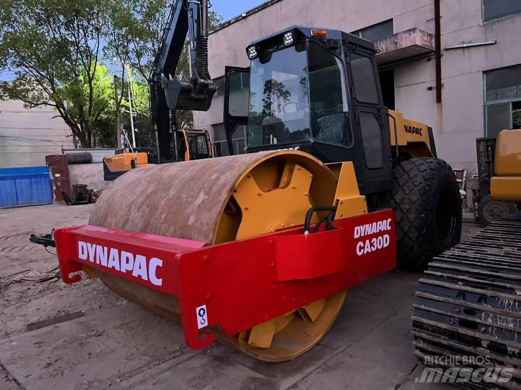 Dynapac CA 30 D Walce jednobębnowe