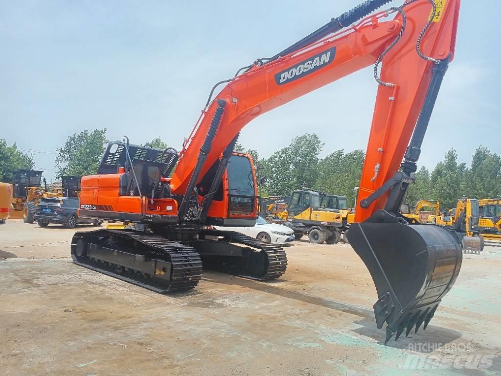 Doosan DX 225 Koparki gąsienicowe