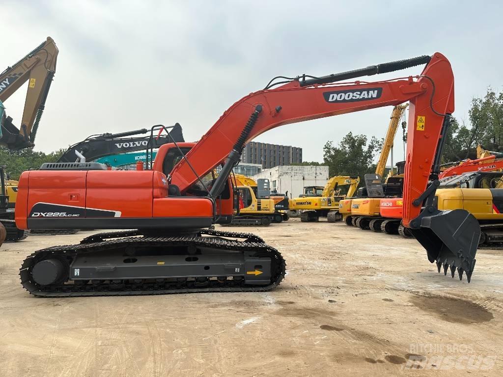 Doosan DX 225 LC-9 Koparki gąsienicowe