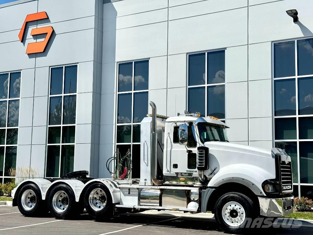 Mack Titan TD 713 Ciągniki siodłowe