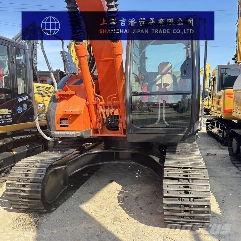 Hitachi ZX 135 Koparki gąsienicowe