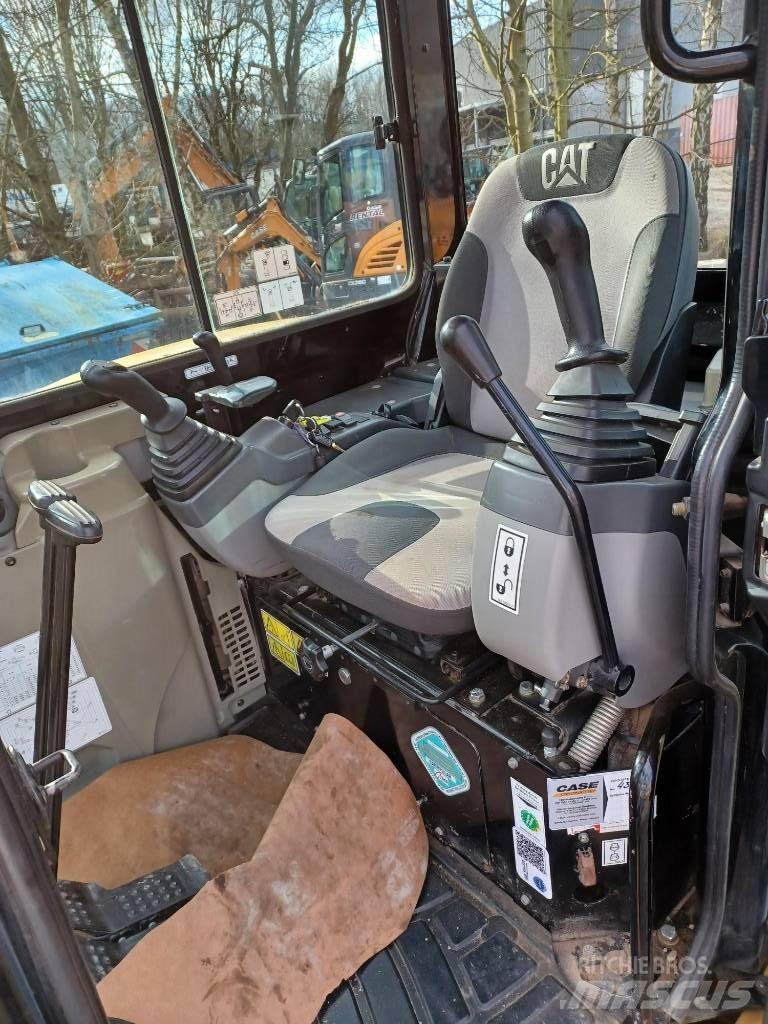 CAT 305 Minikoparki