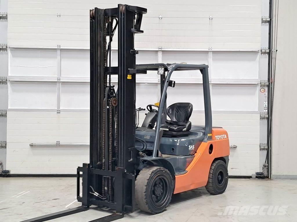 Toyota 02-8FDF30 Wózki Diesla