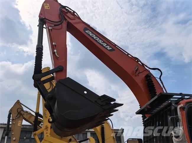 Doosan DX 225 LC Koparki gąsienicowe