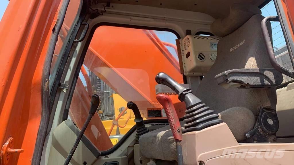 Doosan DH 300 LC-7 Koparki gąsienicowe