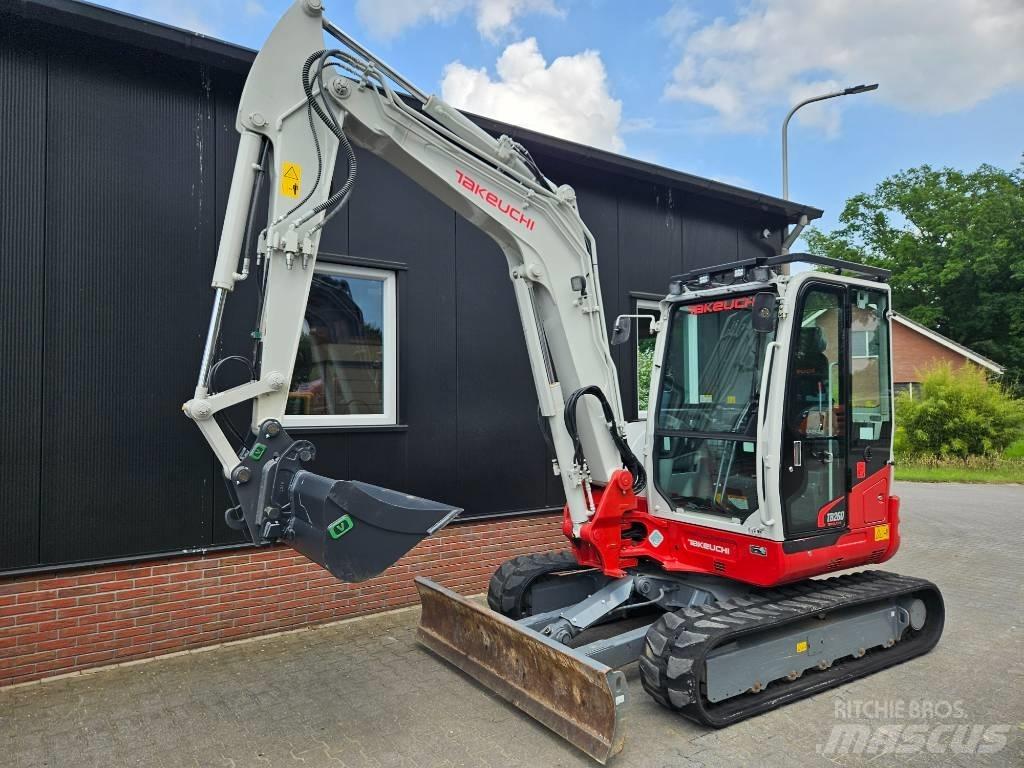 Takeuchi TB 260 Minikoparki