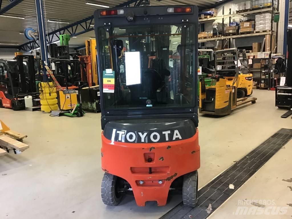 Toyota 8 FB MKT 30 Wózki elektryczne