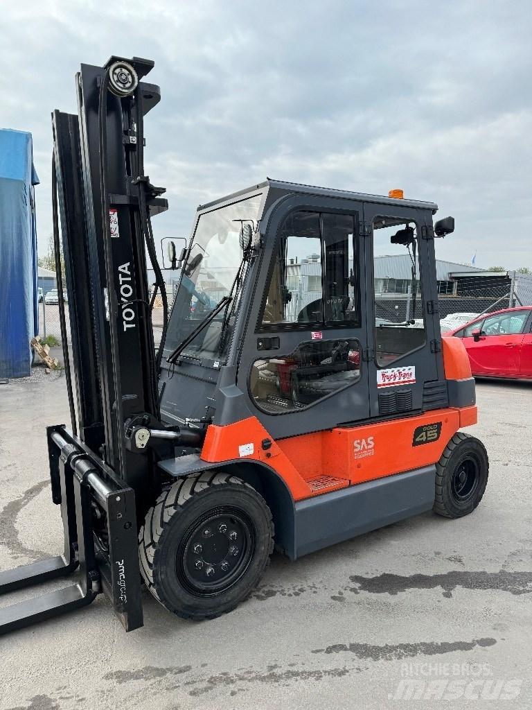 Toyota 7FBMF45 Wózki elektryczne