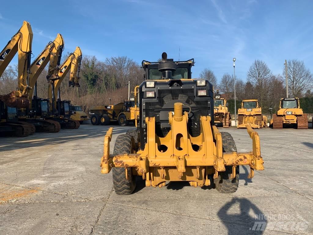 CAT 140 M 2 Równiarki