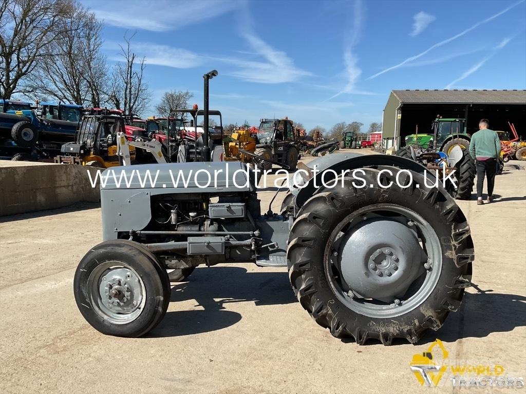 Ferguson TRACTOR Ciągniki rolnicze
