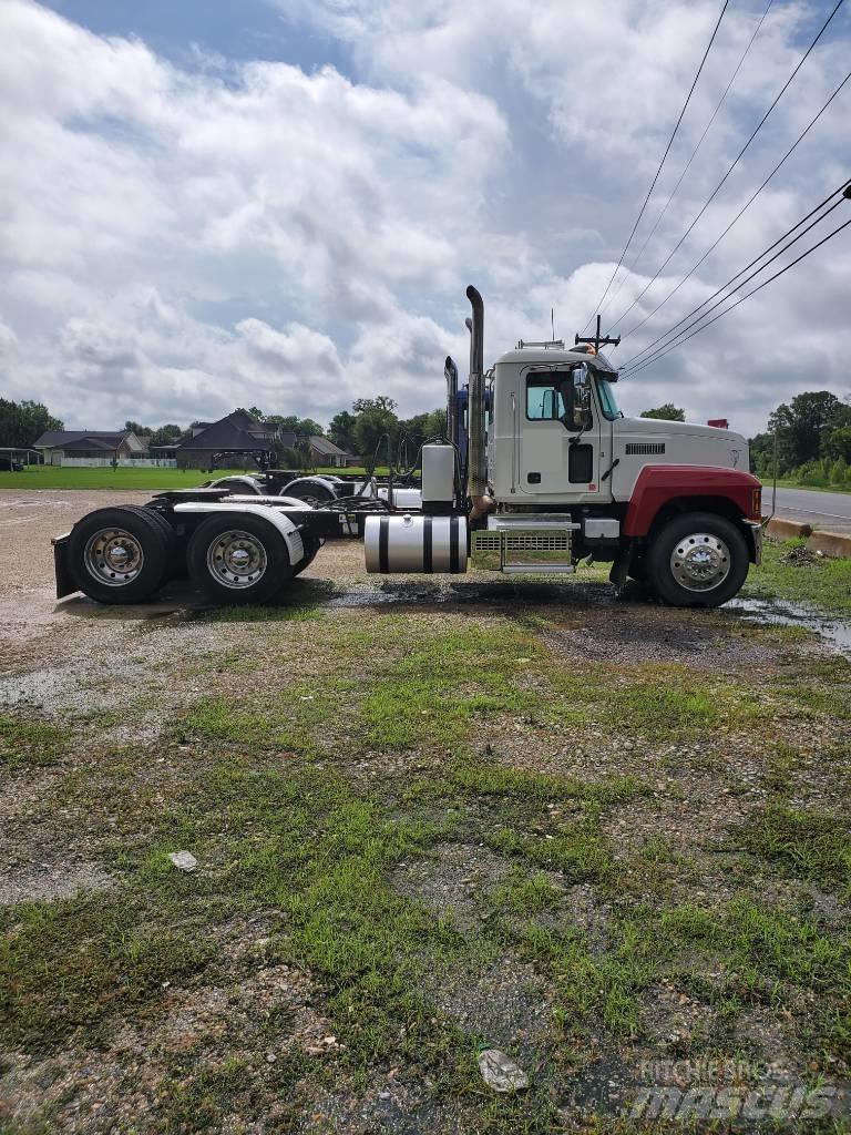 Mack P 164 T Pojazdy pod zabudowę