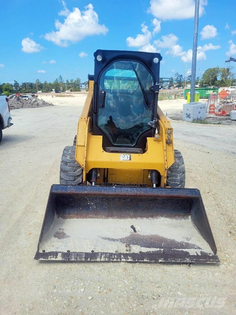 CAT 242 D Ładowarki burtowe