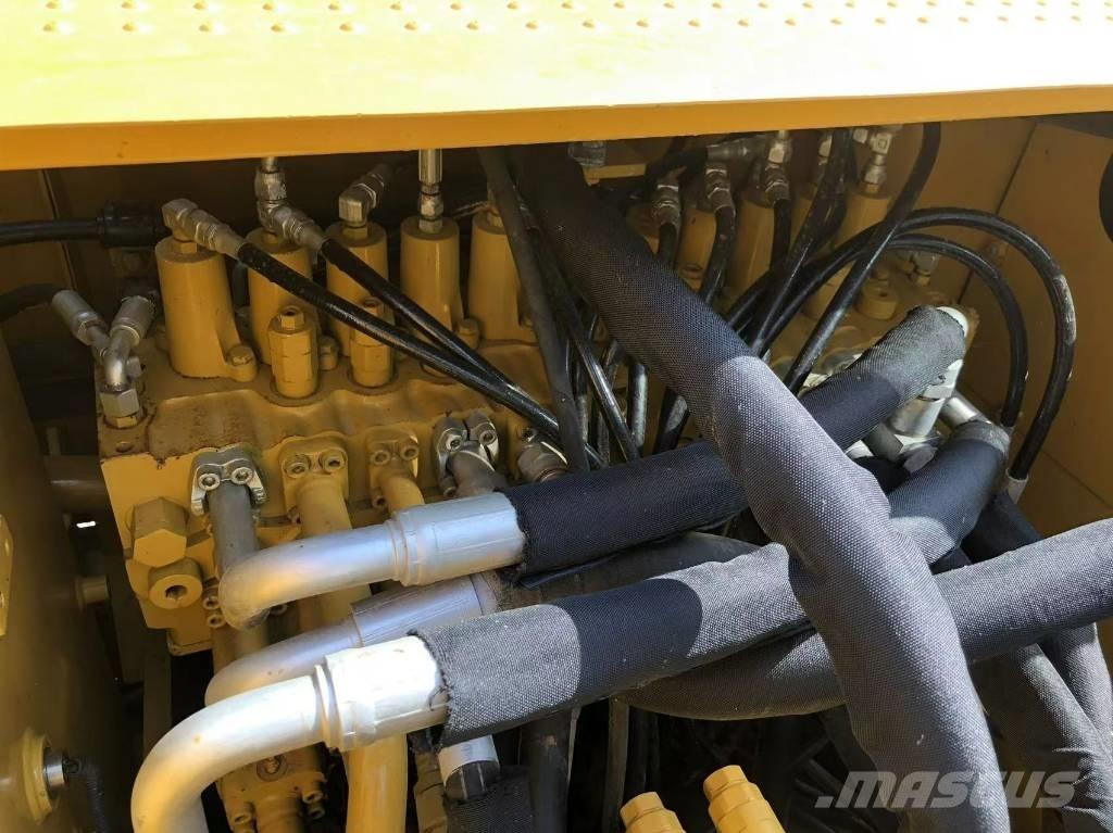 CAT 320D Koparki gąsienicowe