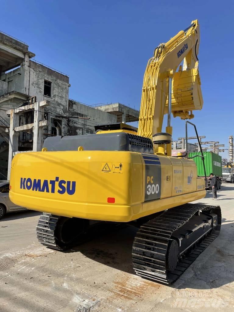 Komatsu PC300-7 Koparki gąsienicowe