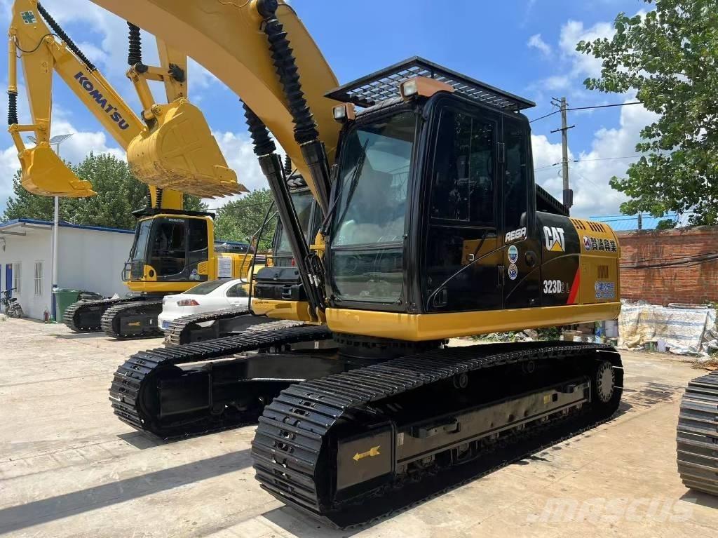 CAT 323 D L Koparki gąsienicowe
