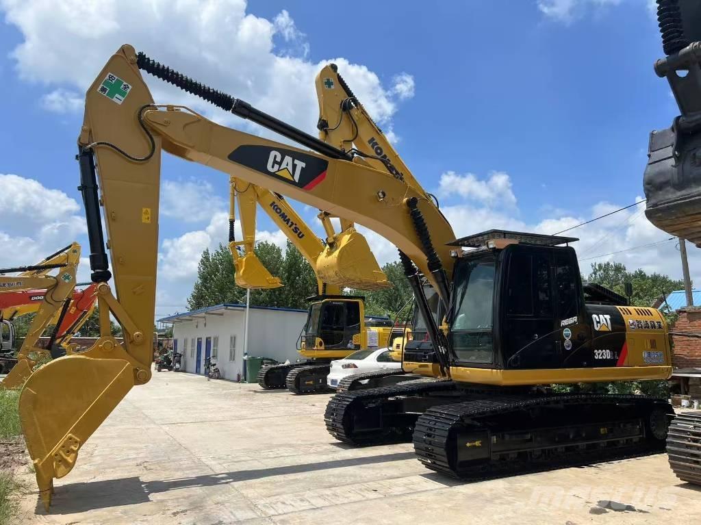 CAT 323 D L Koparki gąsienicowe