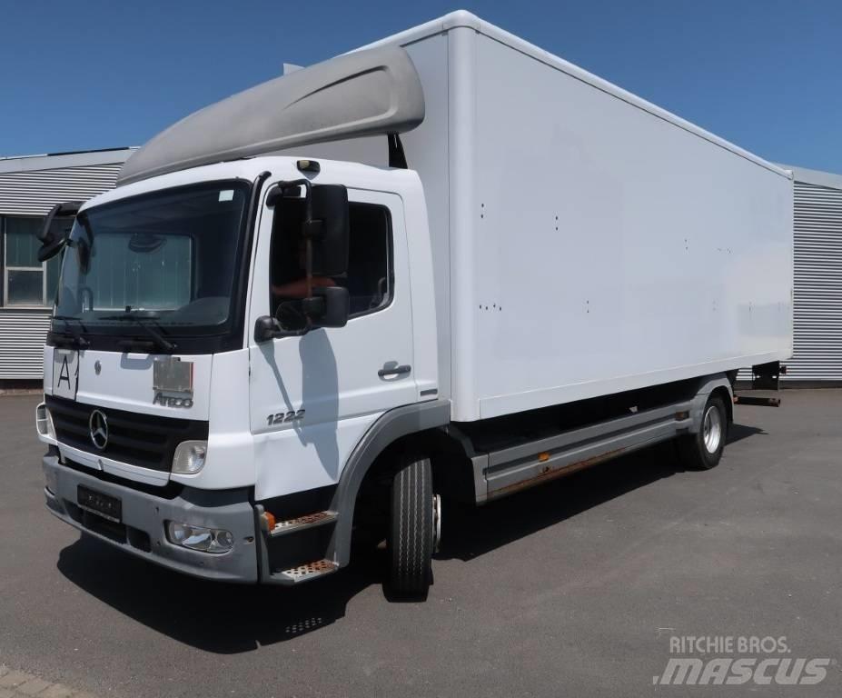 Mercedes-Benz 1222 L Samochody ciężarowe ze skrzynią zamkniętą