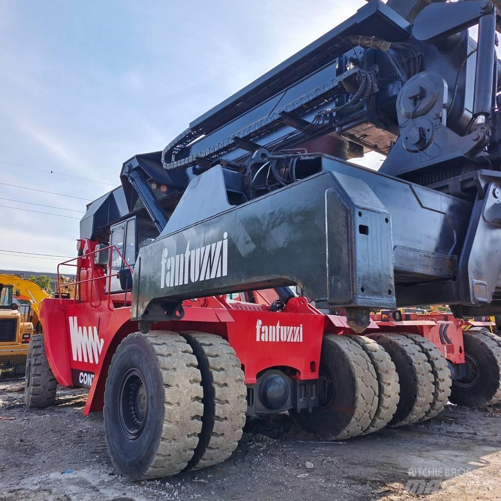Fantuzzi CS 45 KM Wózki typu Reachstacker