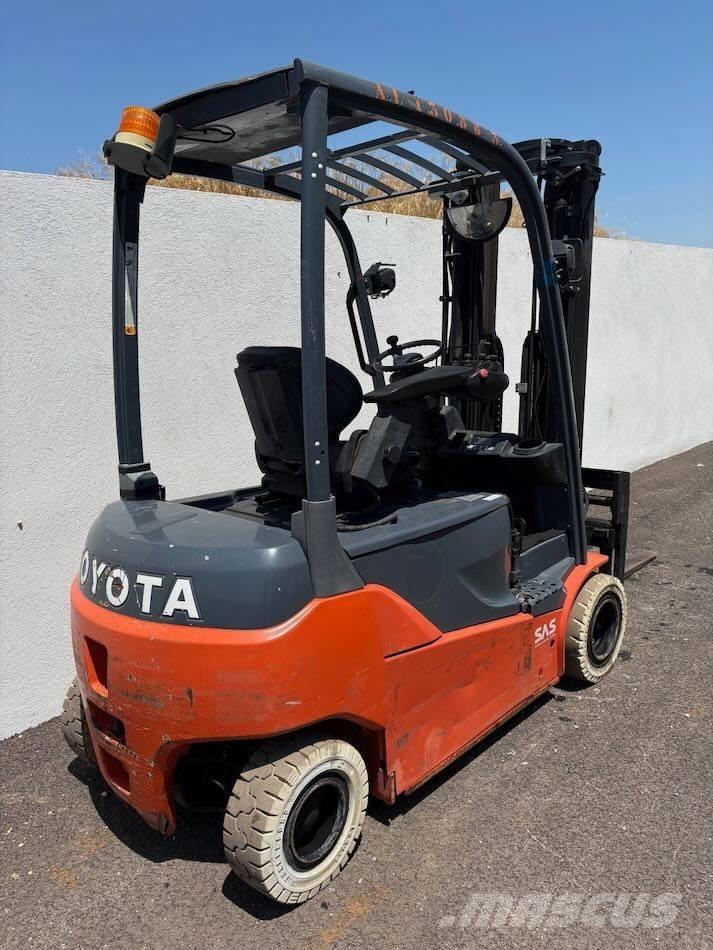 Toyota 8 FBMT 16 Wózki elektryczne
