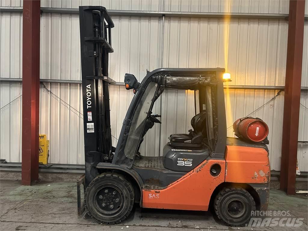 Toyota 02-8FGJF35 Wózki LPG