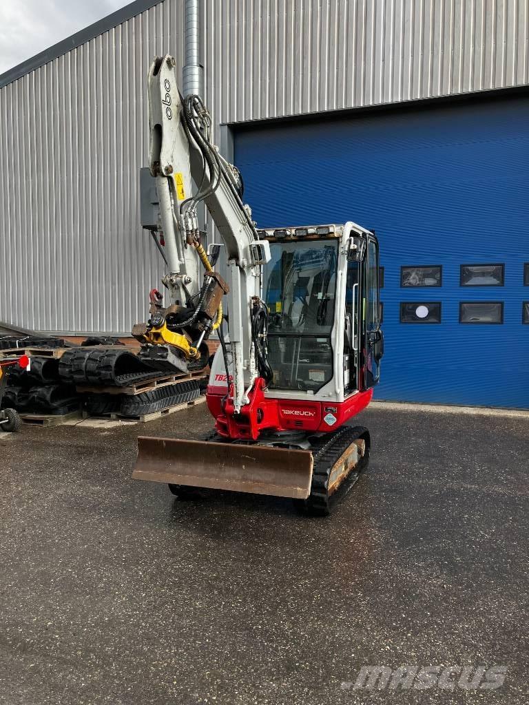 Takeuchi TB 230 Minikoparki