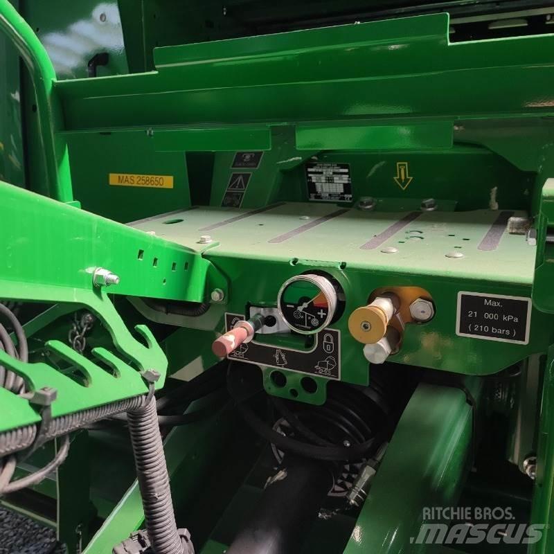 John Deere F441M Prasy zwijające