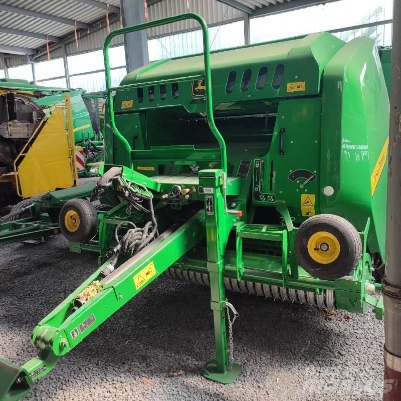 John Deere F441M Prasy zwijające