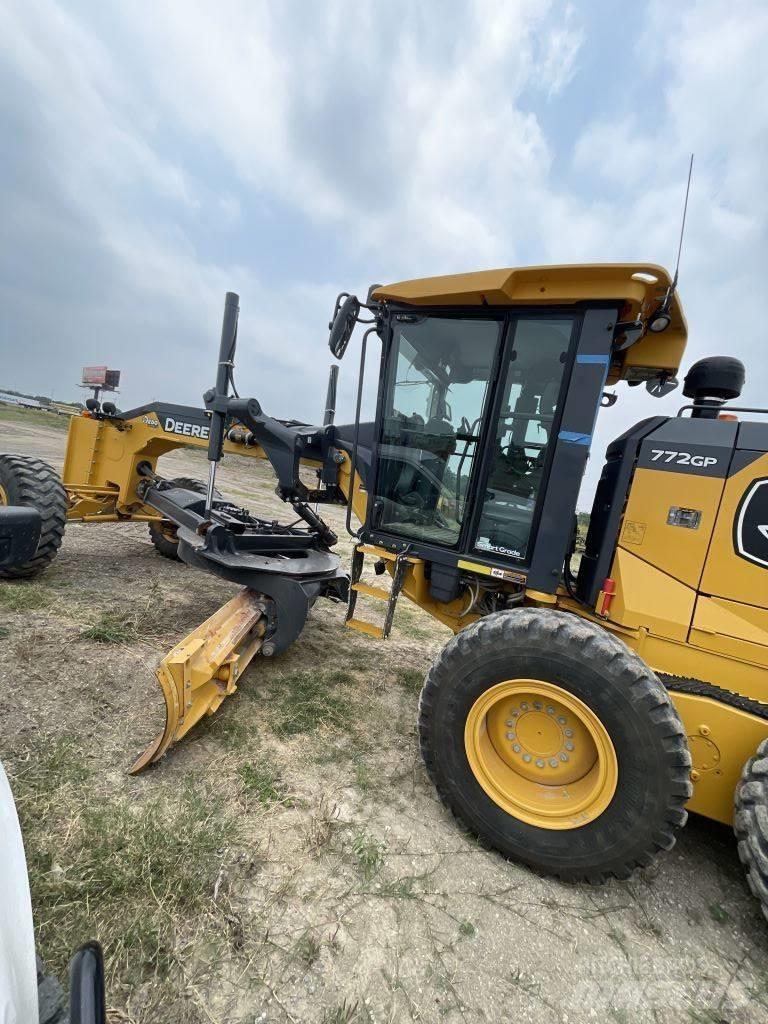 John Deere 772 GP Równiarki