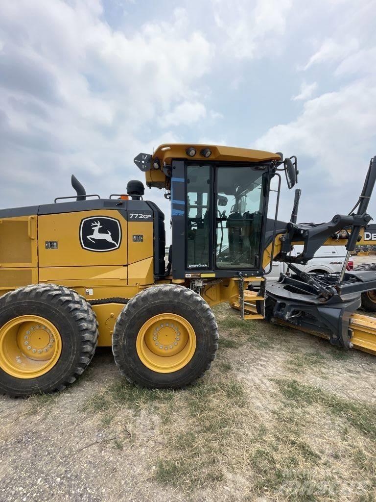 John Deere 772 GP Równiarki
