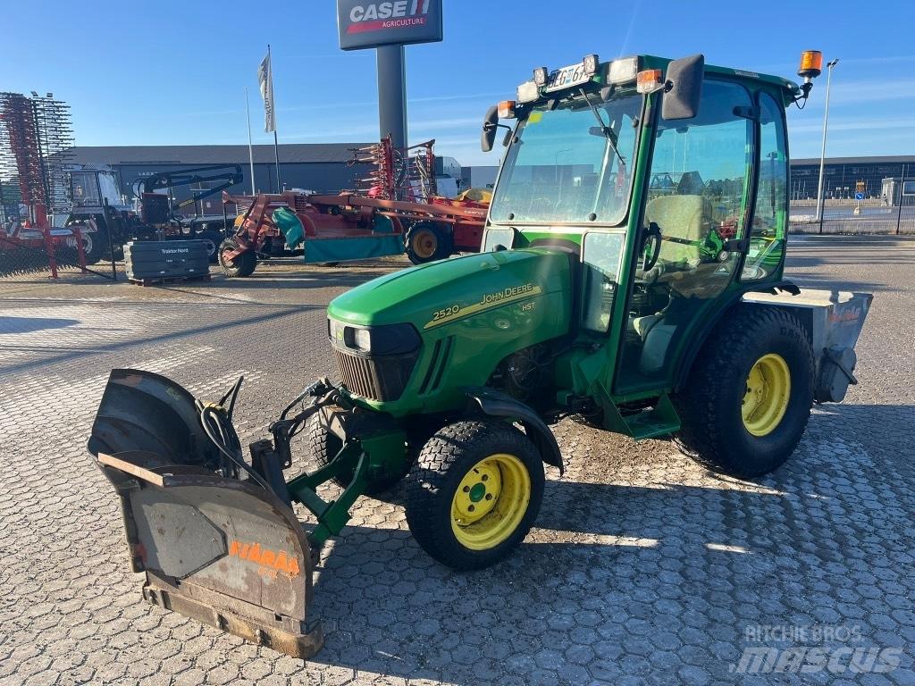John Deere 2520 HST Mikrociągniki