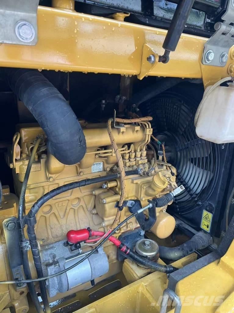 CAT 305.5 E2 Minikoparki