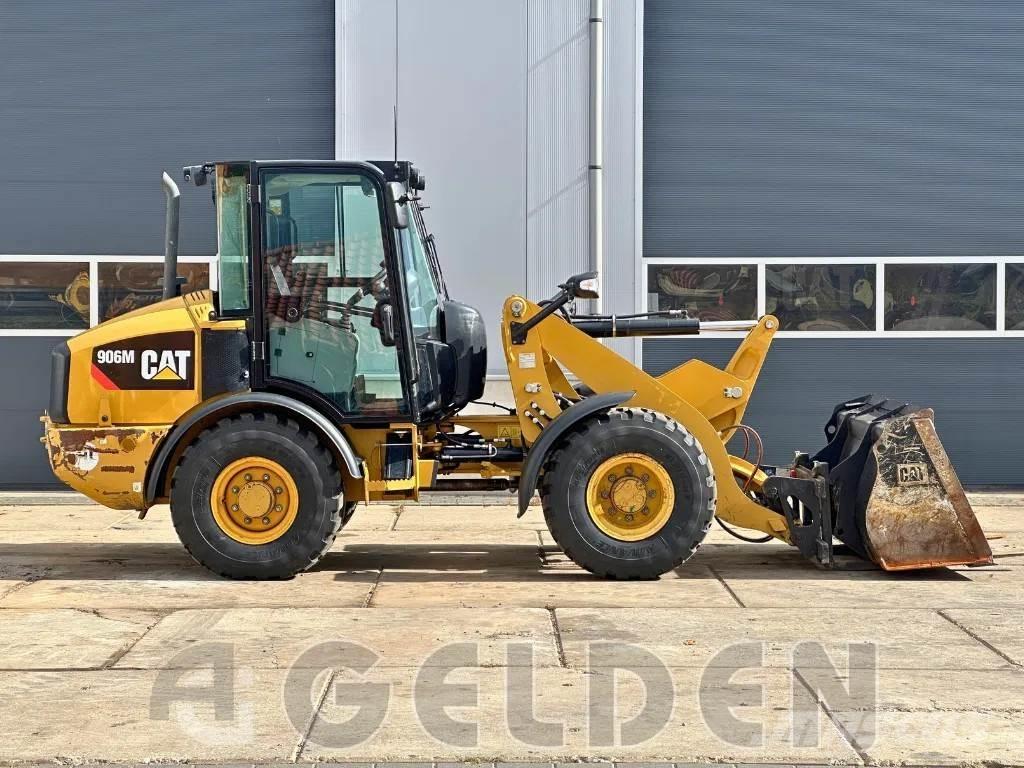 CAT 906M - NEW TYRES Ładowarki kołowe
