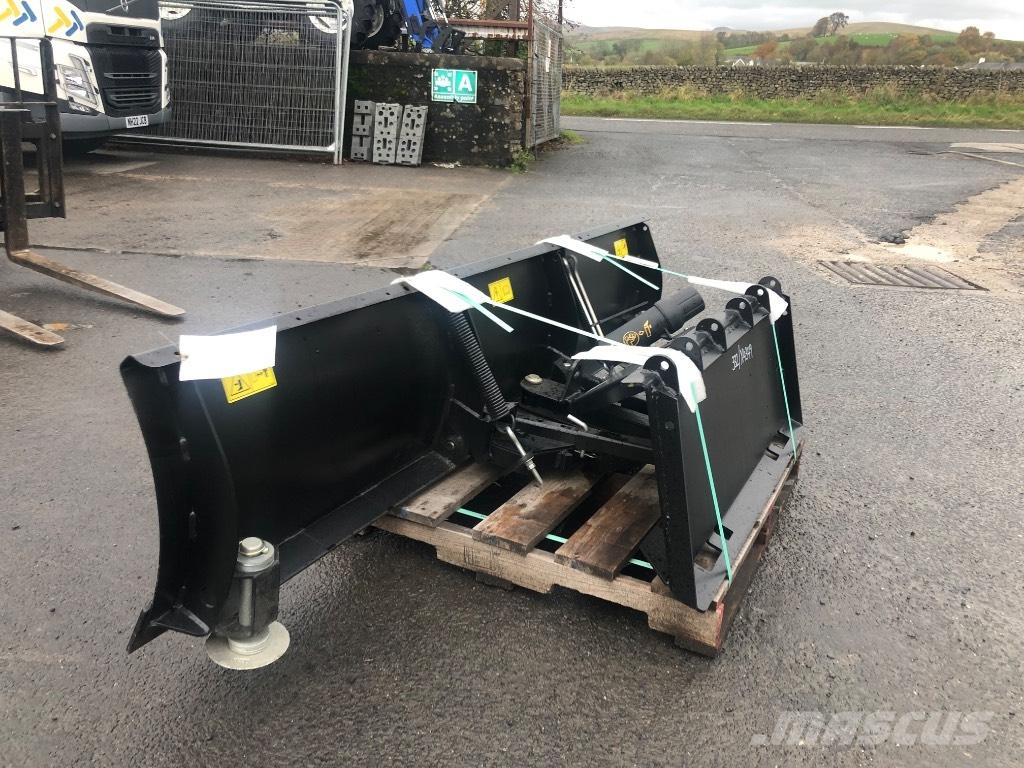 JCB Snow Plough Pługi