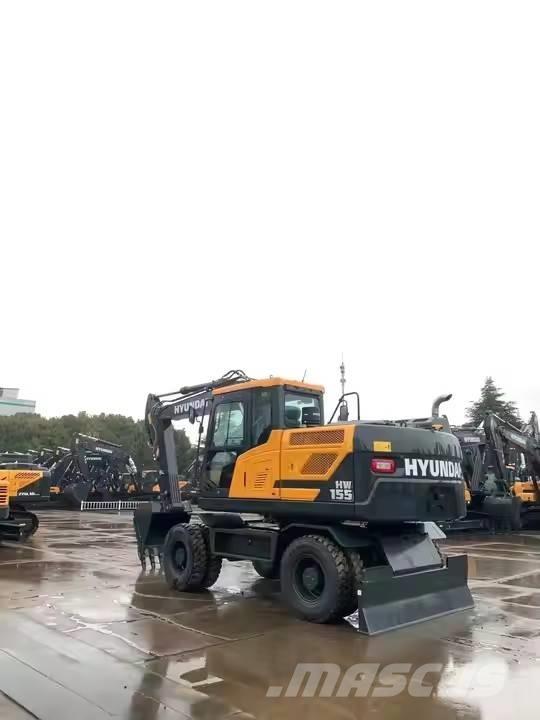 Hyundai HW 155 Koparki gąsienicowe