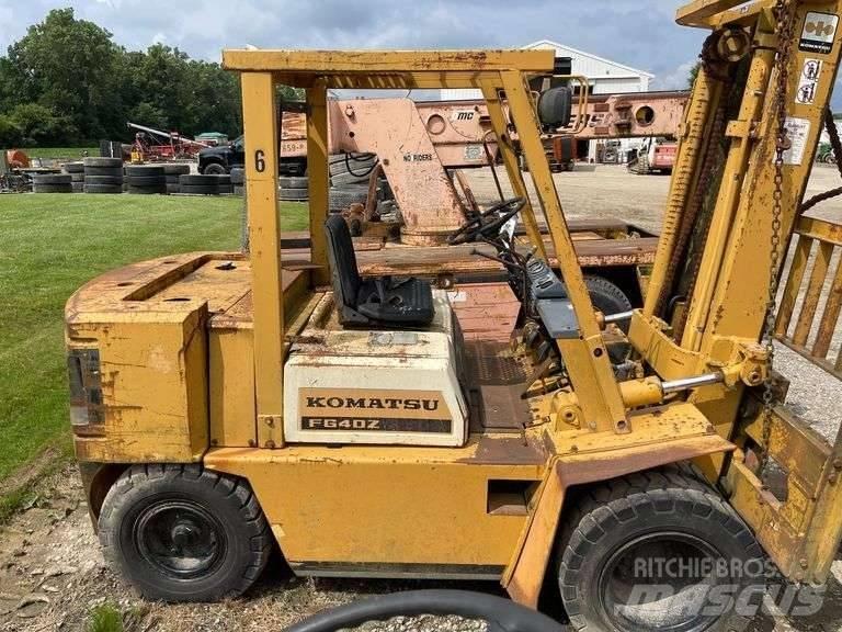 Komatsu FG 40ZT-4 Wózki widłowe inne