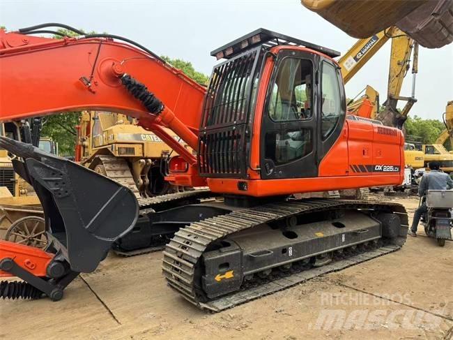 Doosan DX 225 LCA Koparki gąsienicowe