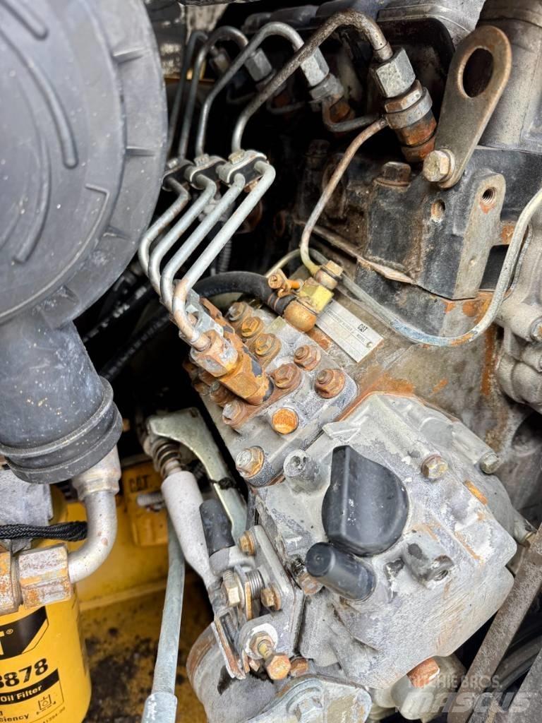 CAT 216 B 3 Ładowarki burtowe