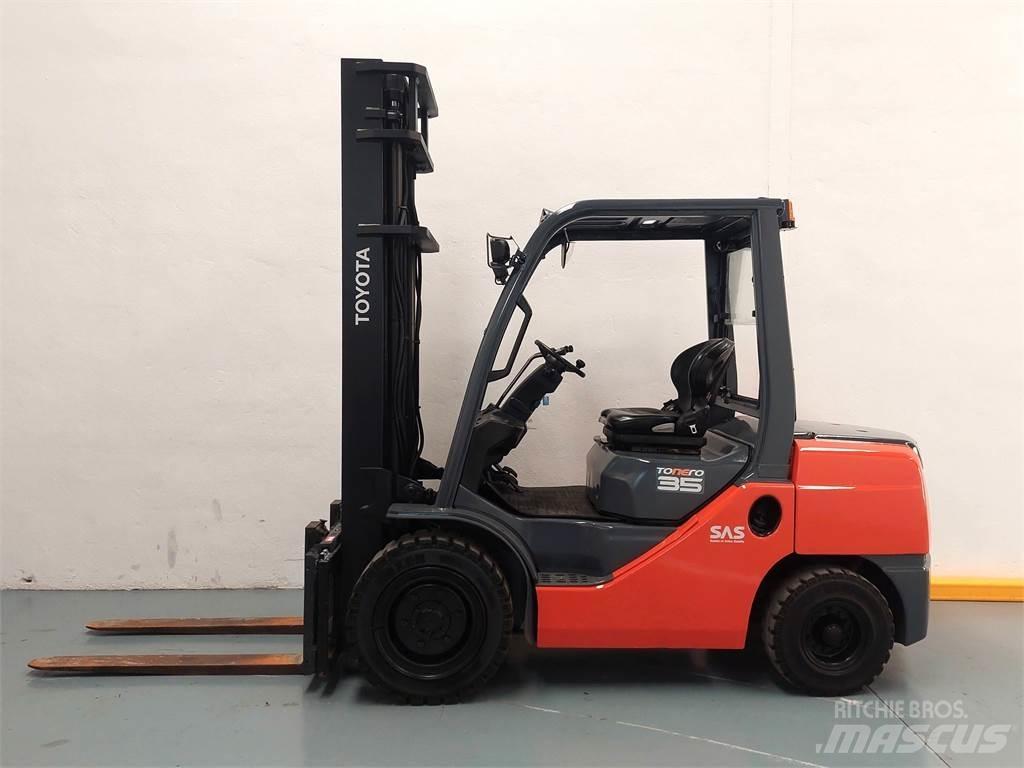 Toyota 52 8FDJF35 Wózki Diesla