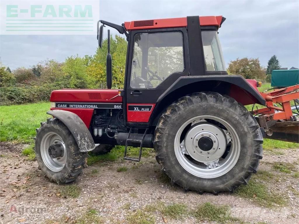 Case IH 844 a Ciągniki rolnicze