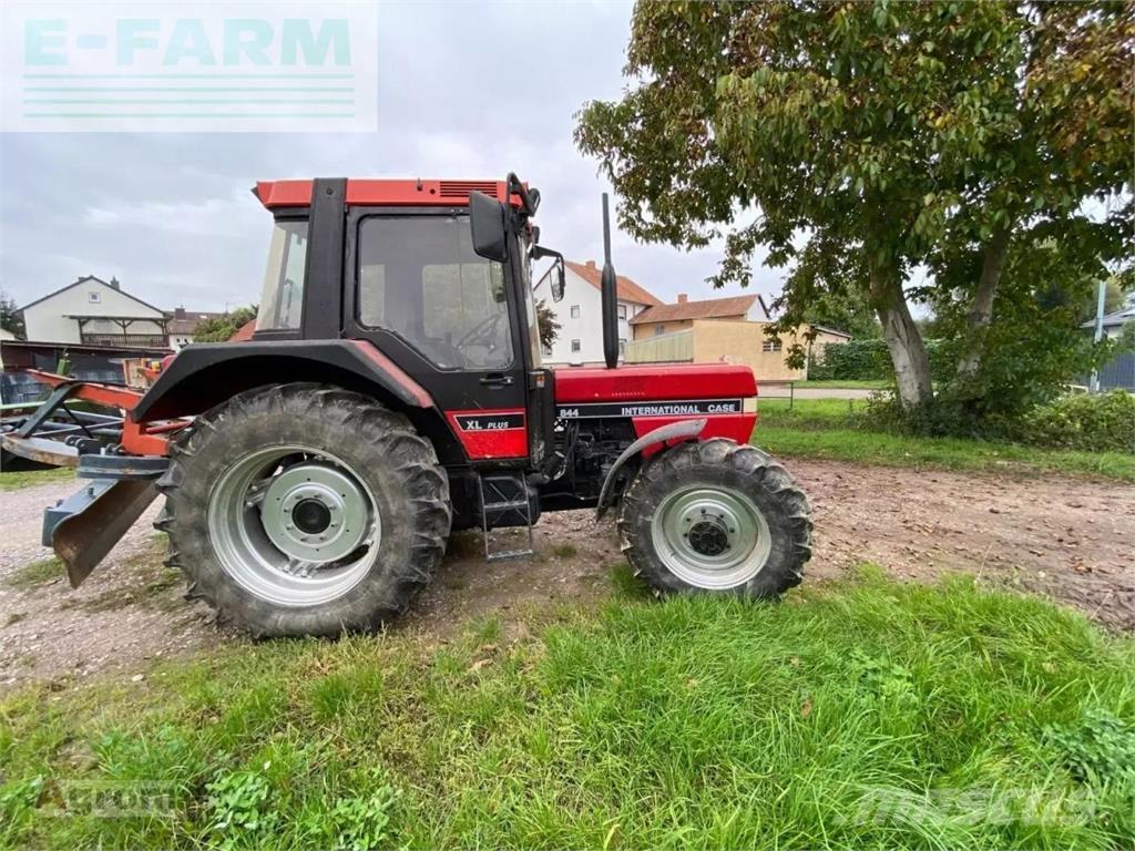 Case IH 844 a Ciągniki rolnicze