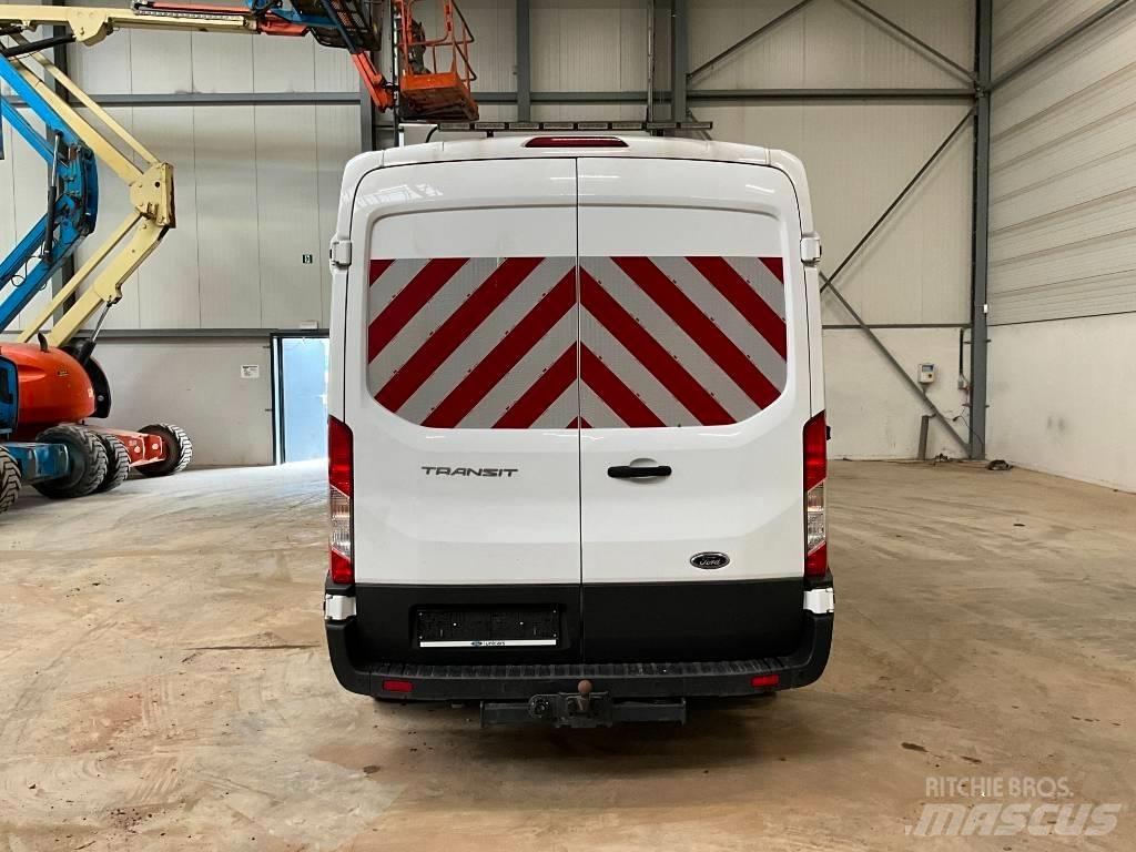 Ford Transit Busy / Vany